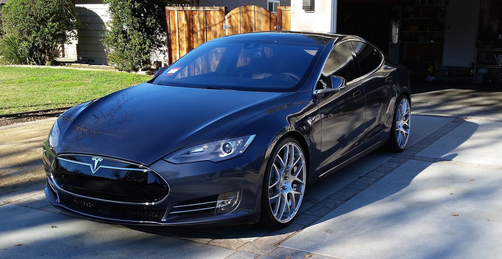 2014 Tesla Model S photo