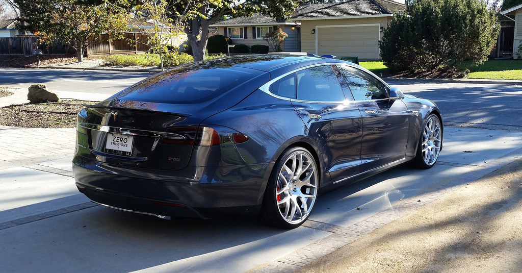 2014 Tesla Model S photo