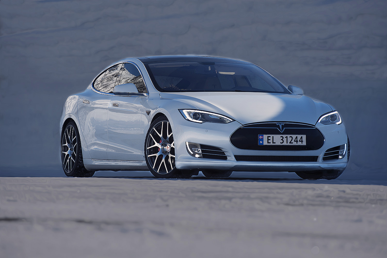 2013 Tesla Model S photo