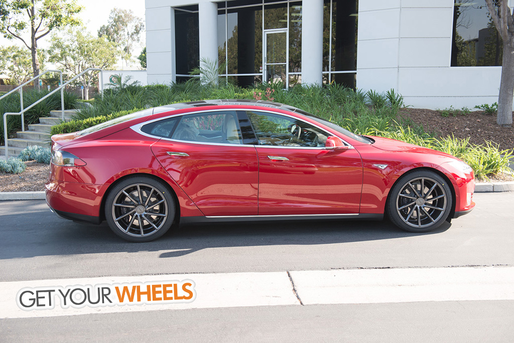2013 Tesla Model S photo