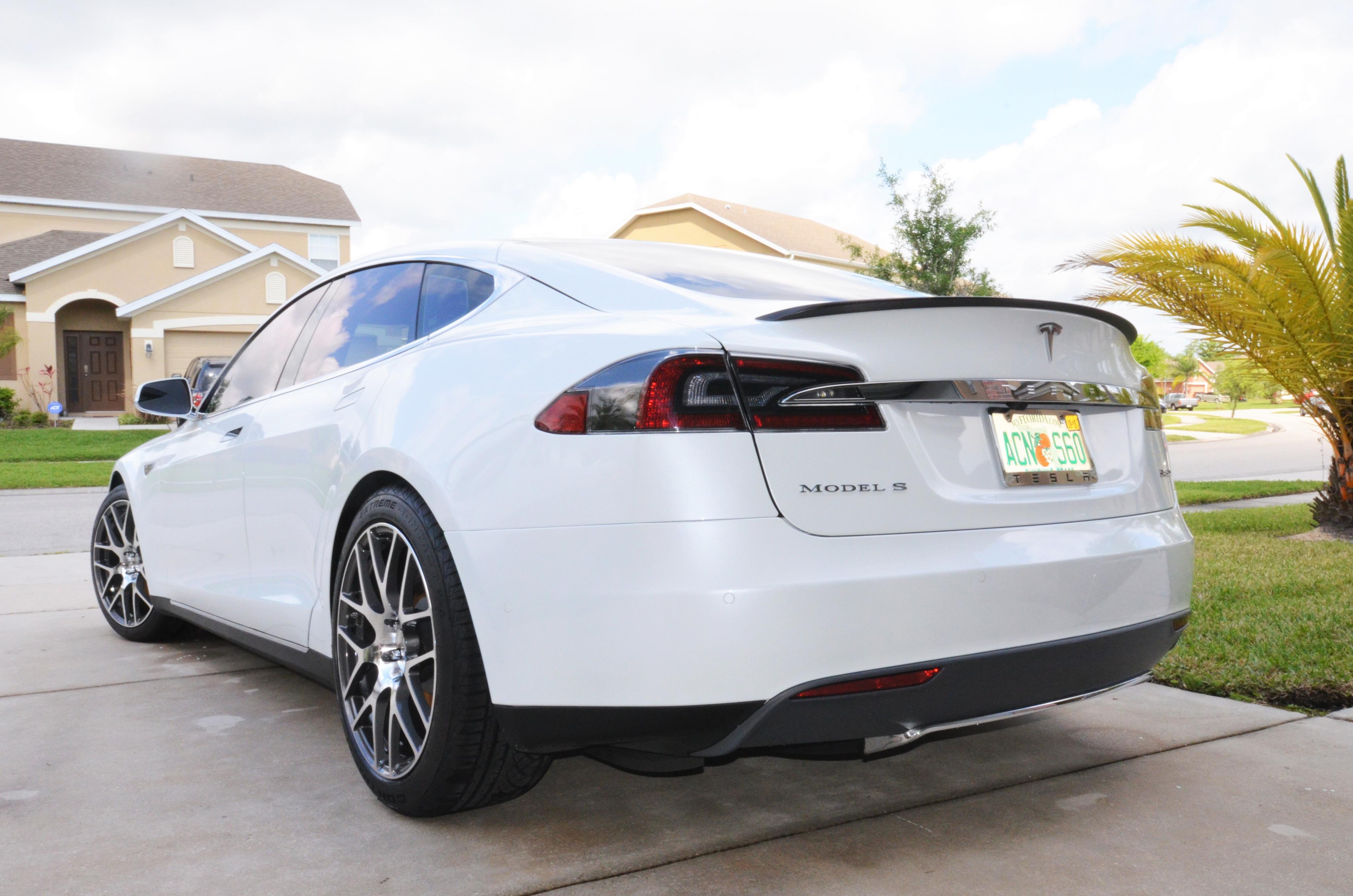 2014 Tesla Model S photo