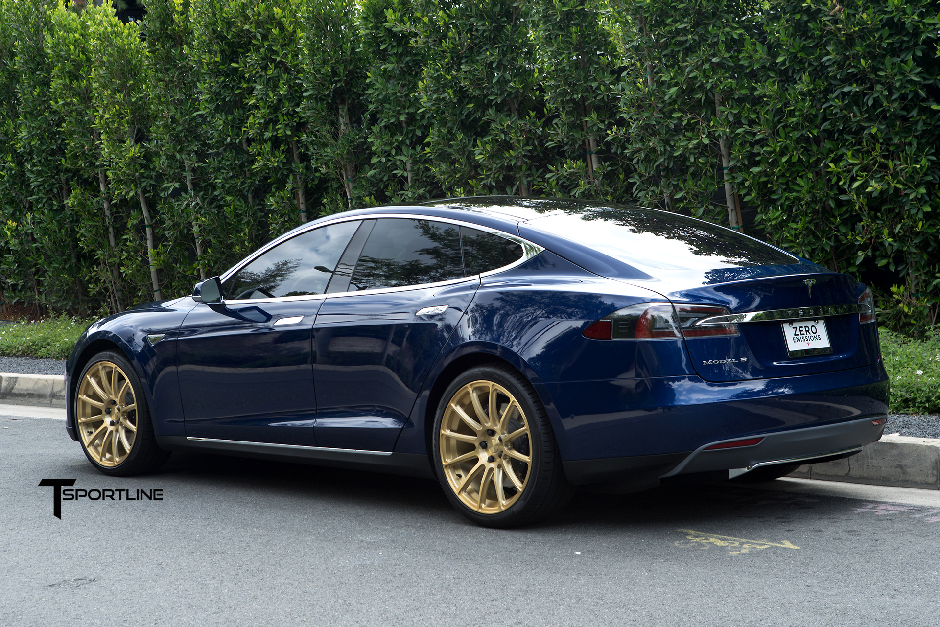 2015 Tesla Model S photo