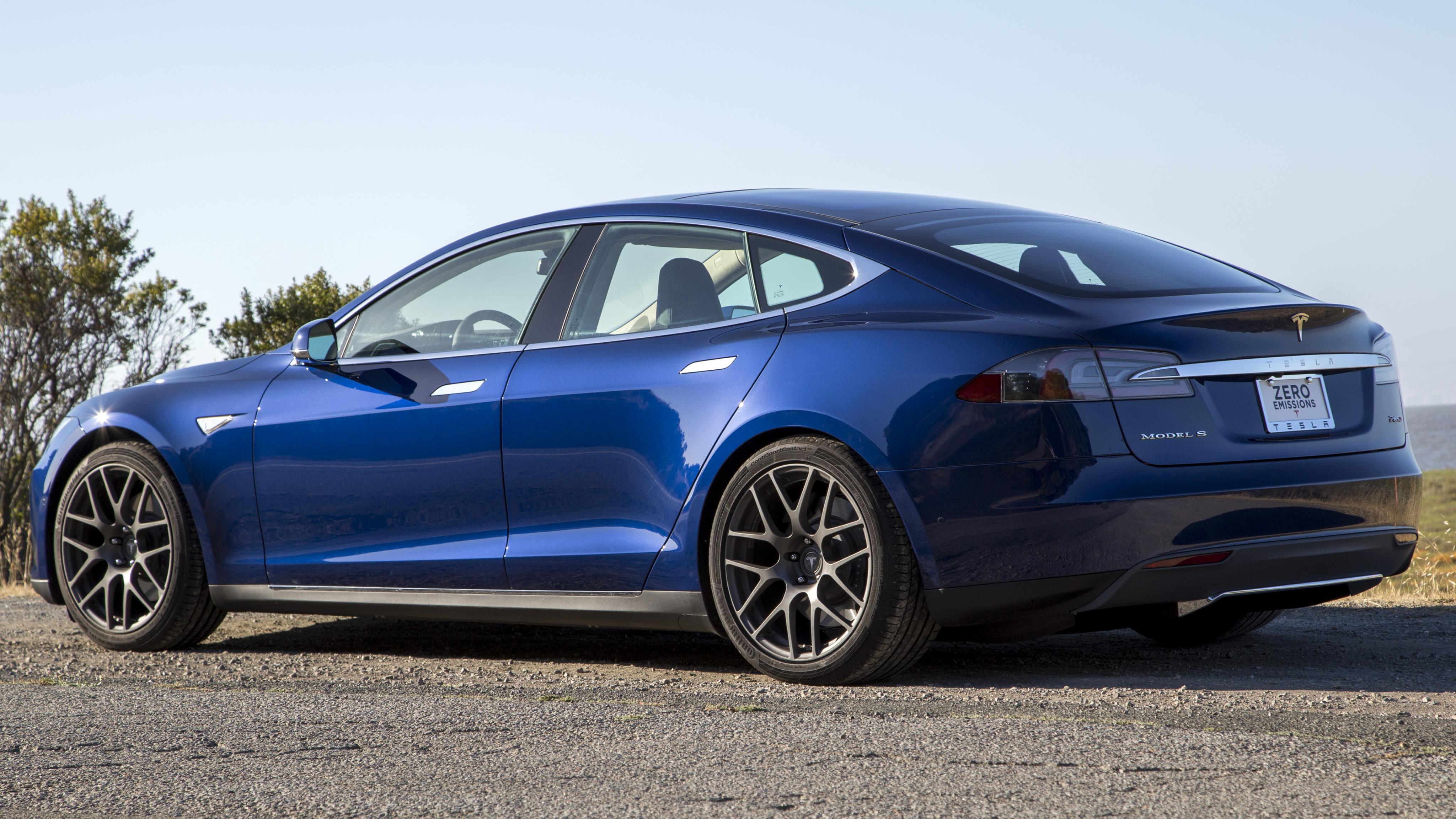2015 Tesla Model S photo