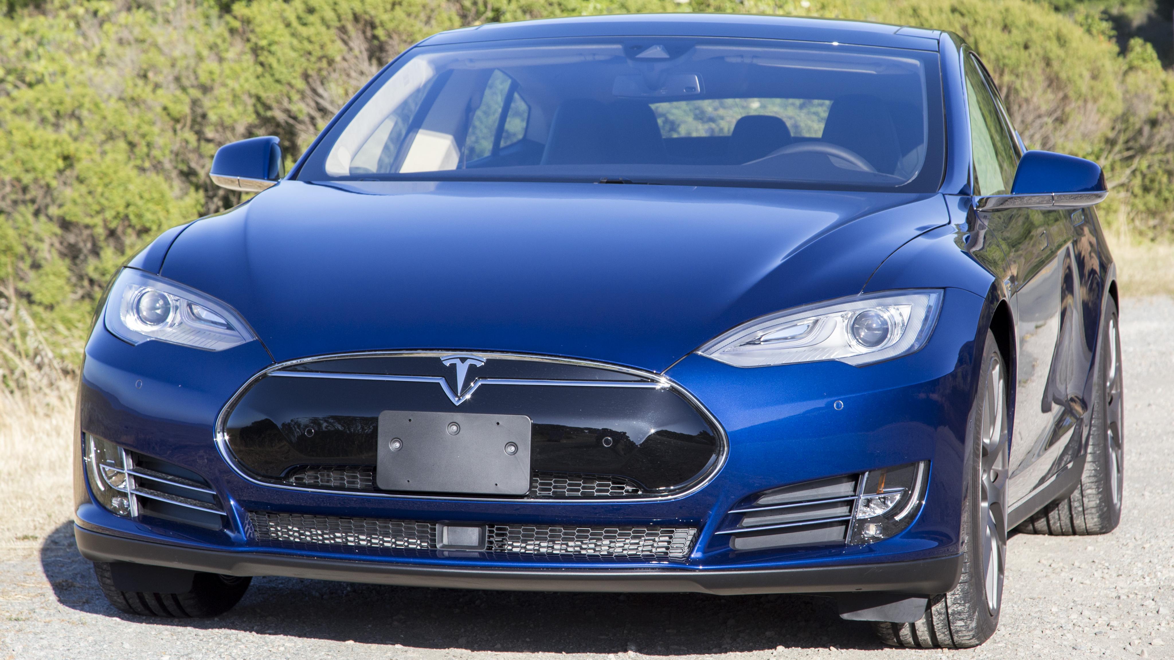 2015 Tesla Model S photo