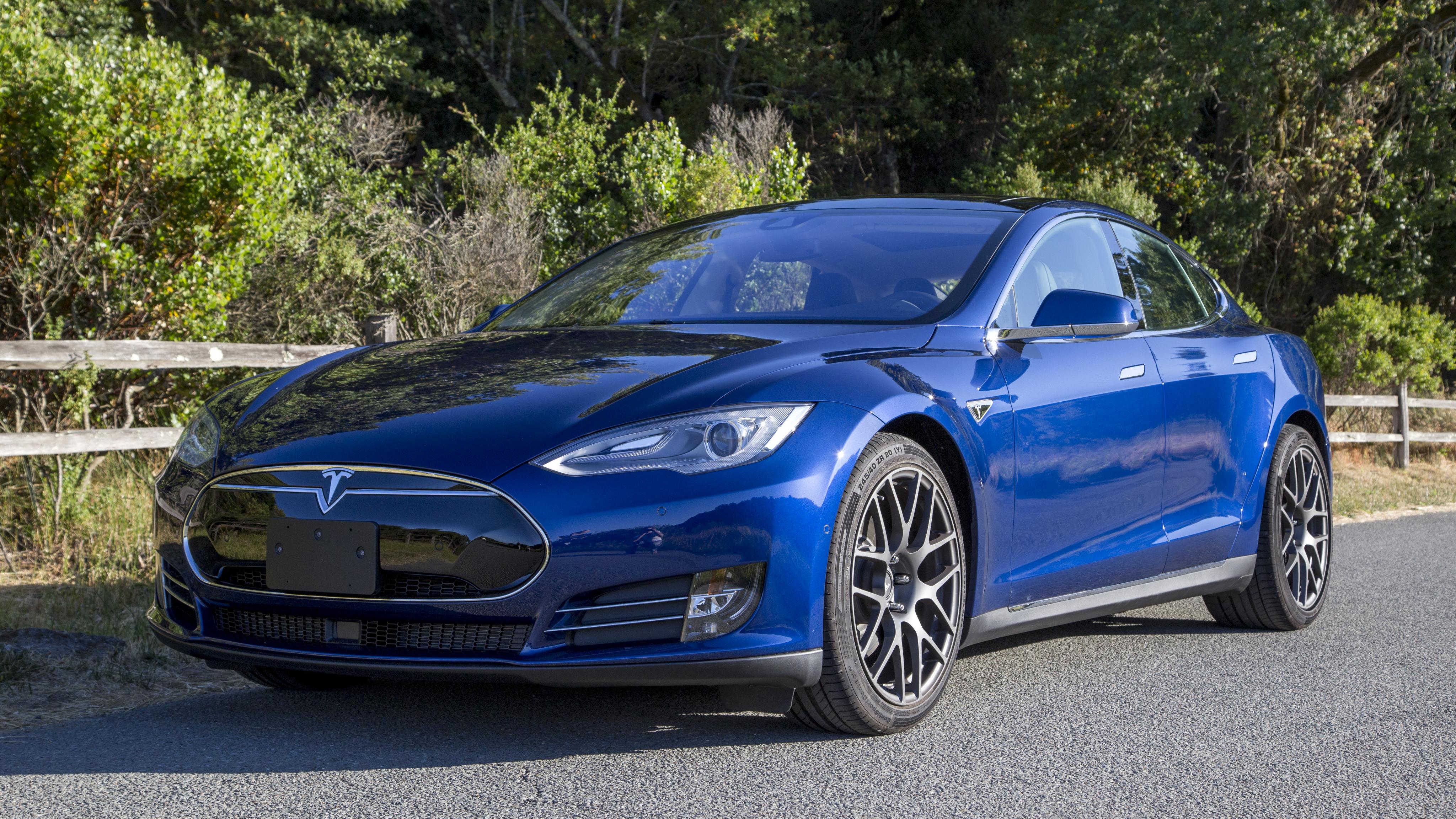 2015 Tesla Model S photo