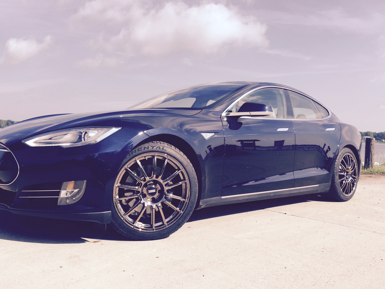 2013 Tesla Model S photo