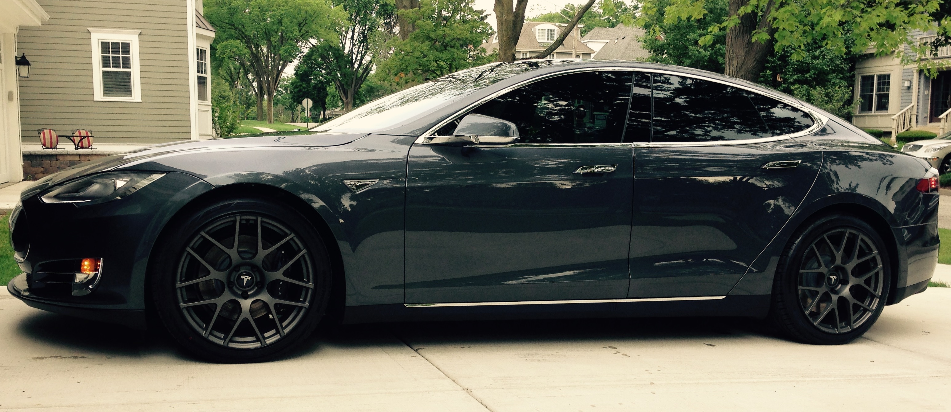 2015 Tesla Model S photo