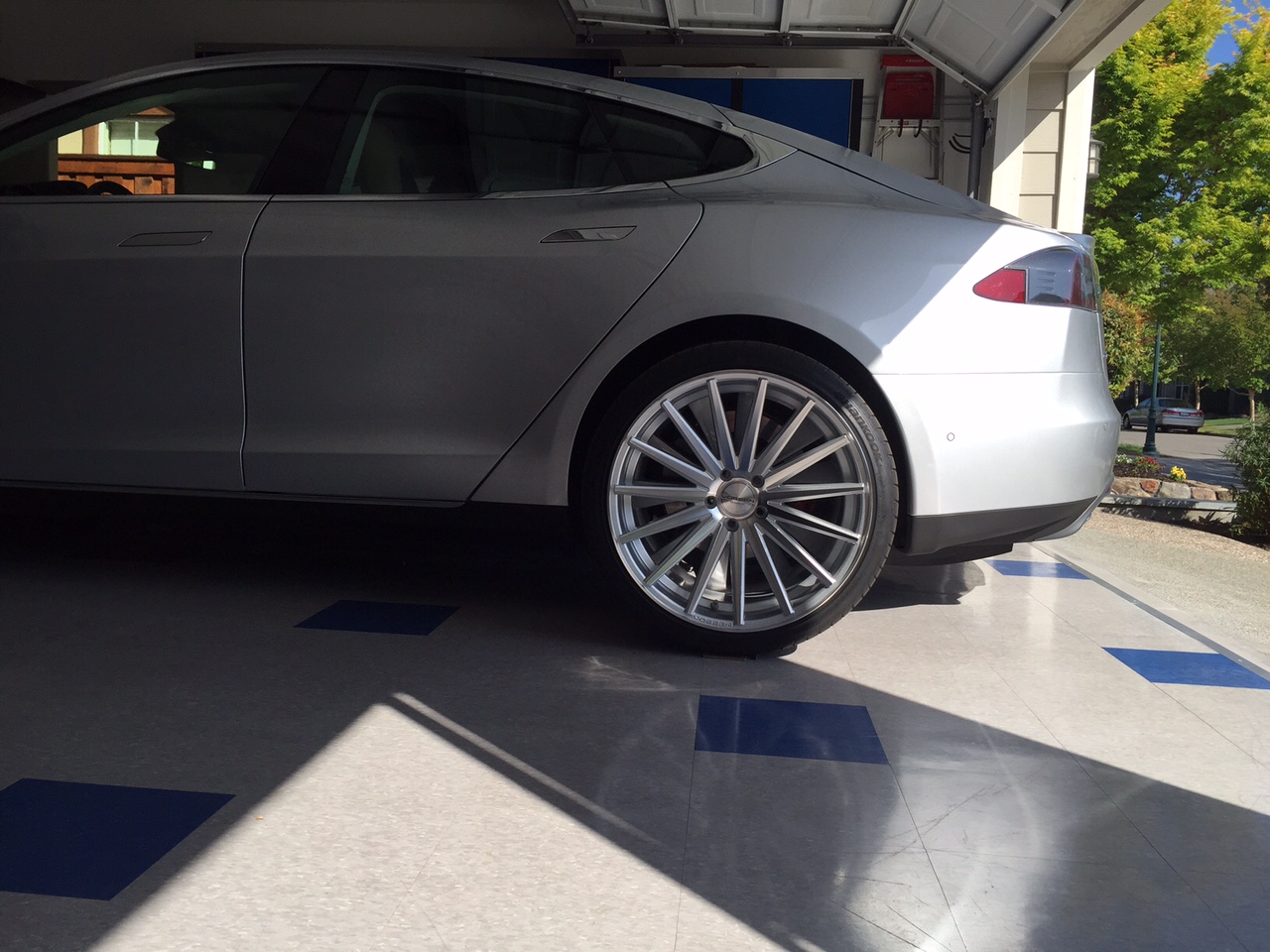 2014 Tesla Model S photo