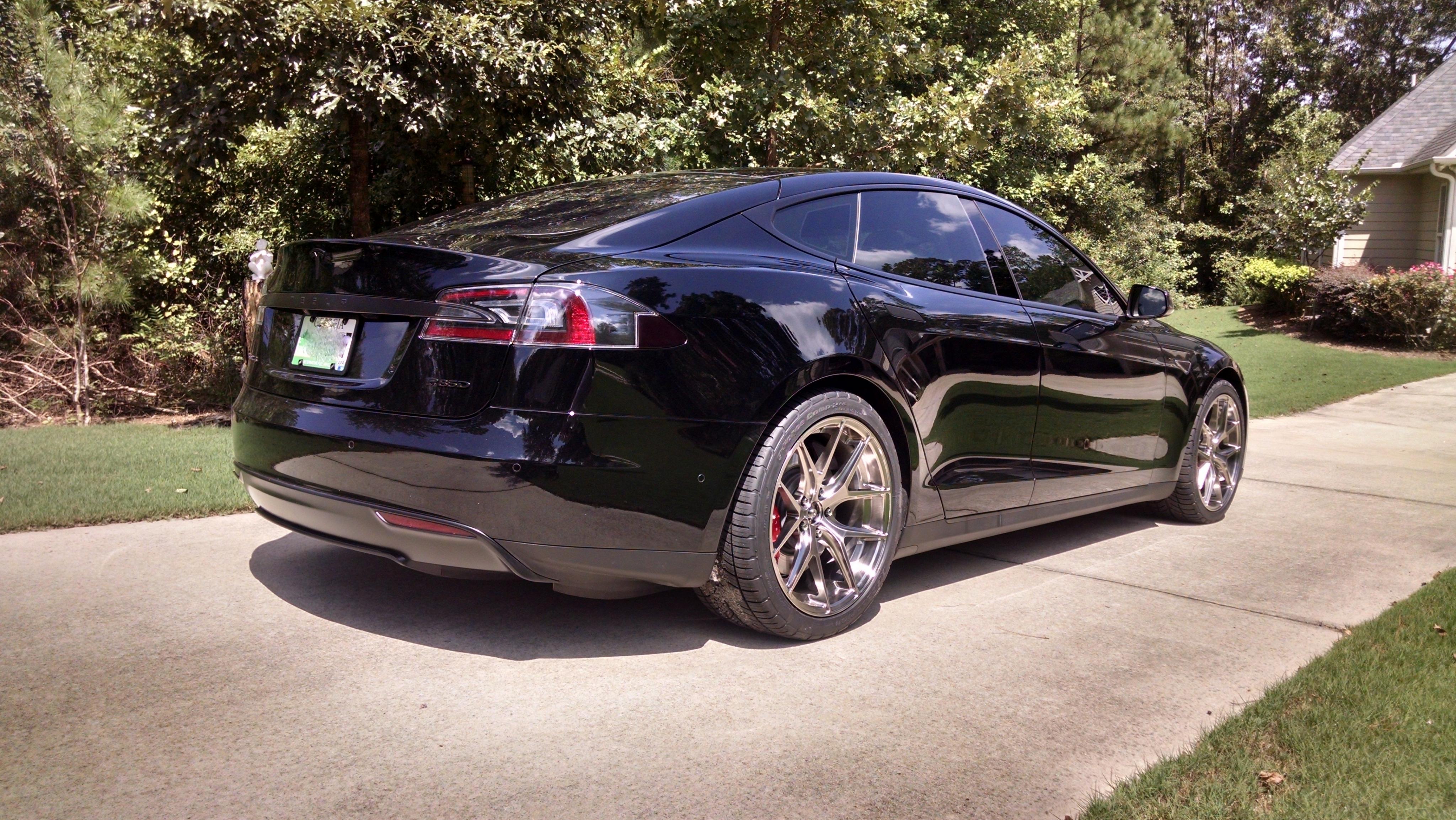 2014 Tesla Model S photo