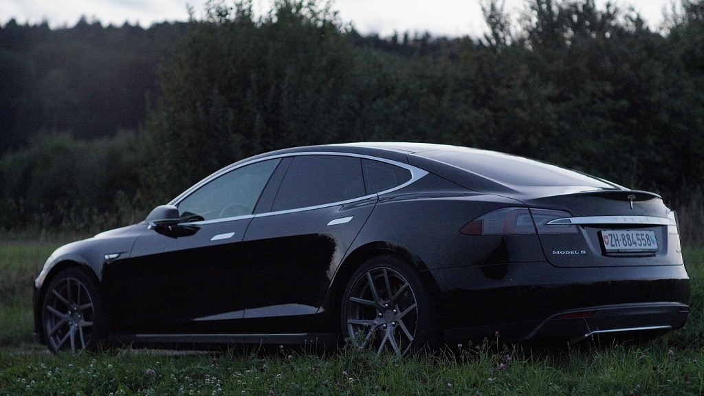 2013 Tesla Model S photo