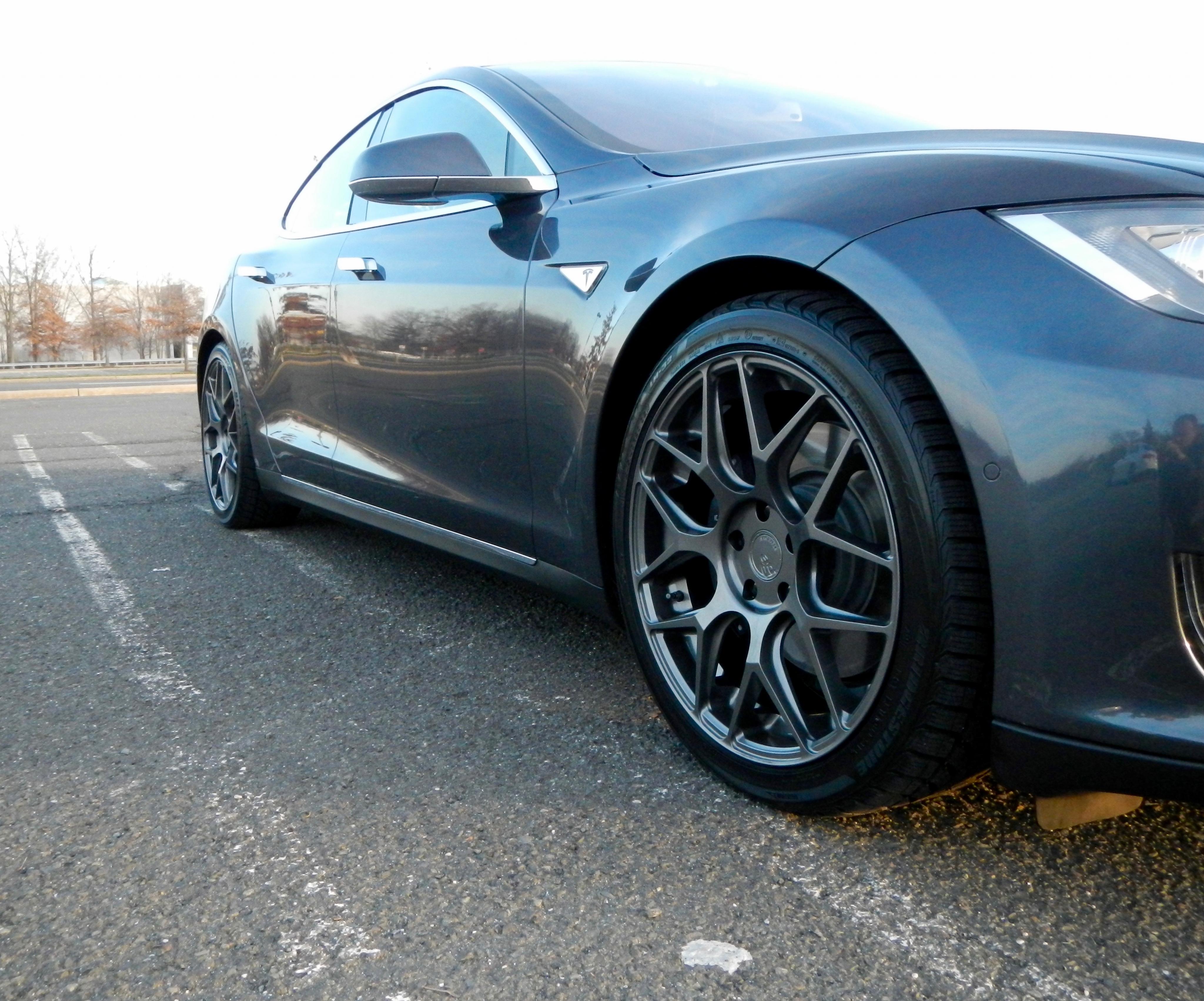 2014 Tesla Model S photo