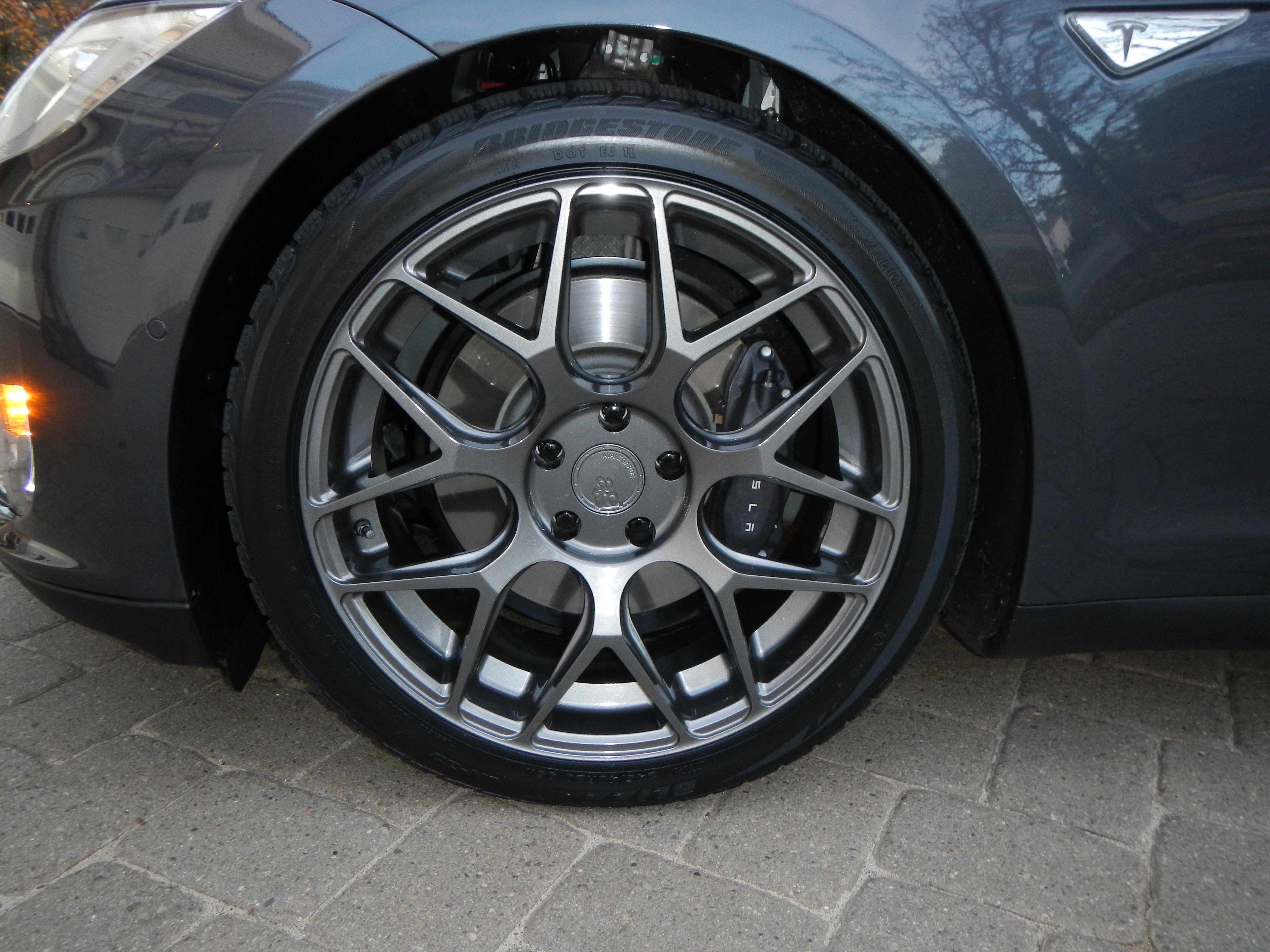 2014 Tesla Model S photo