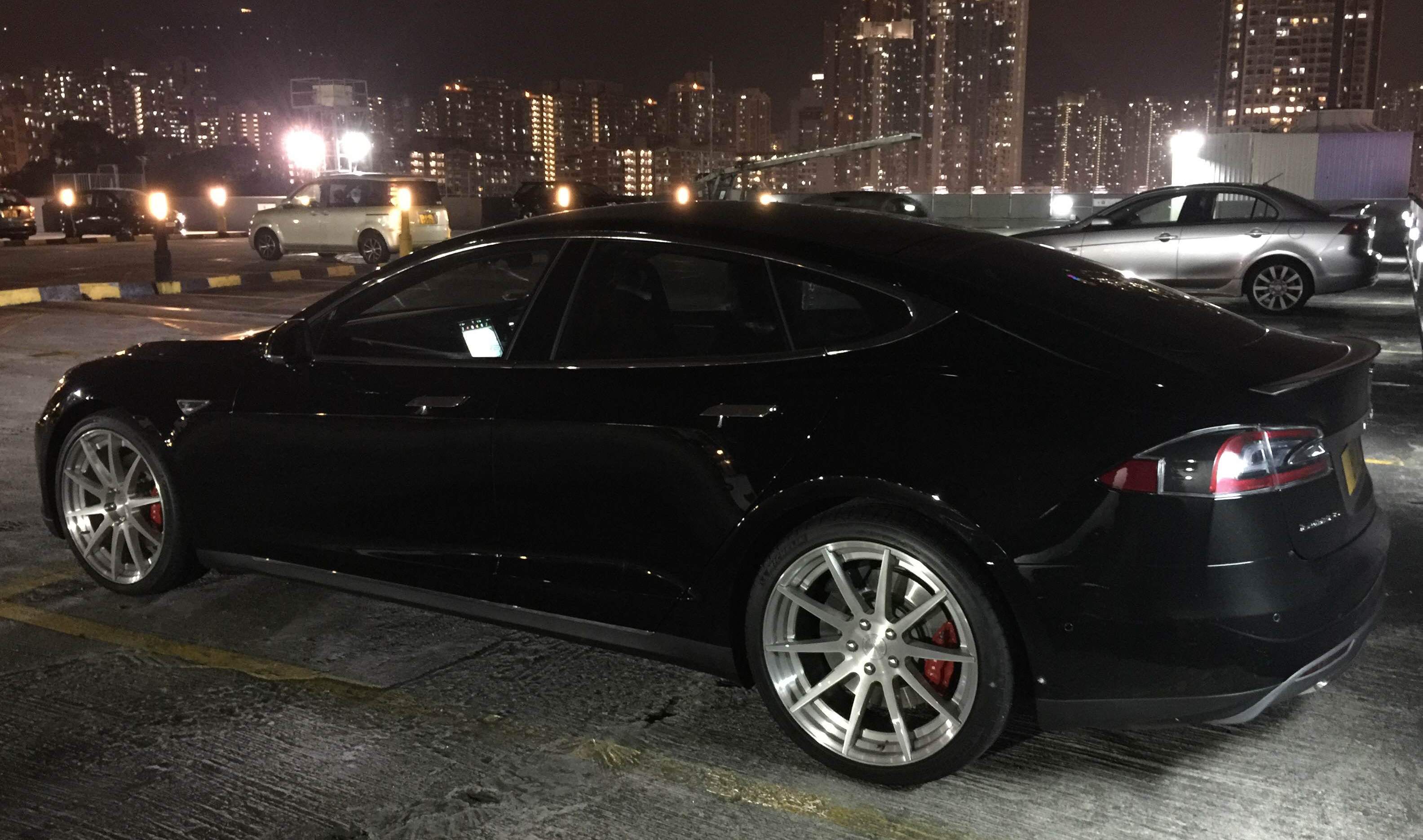 2015 Tesla Model S photo