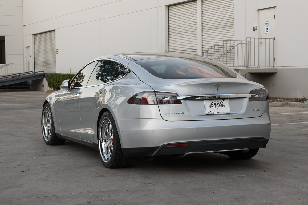 2015 Tesla Model S photo
