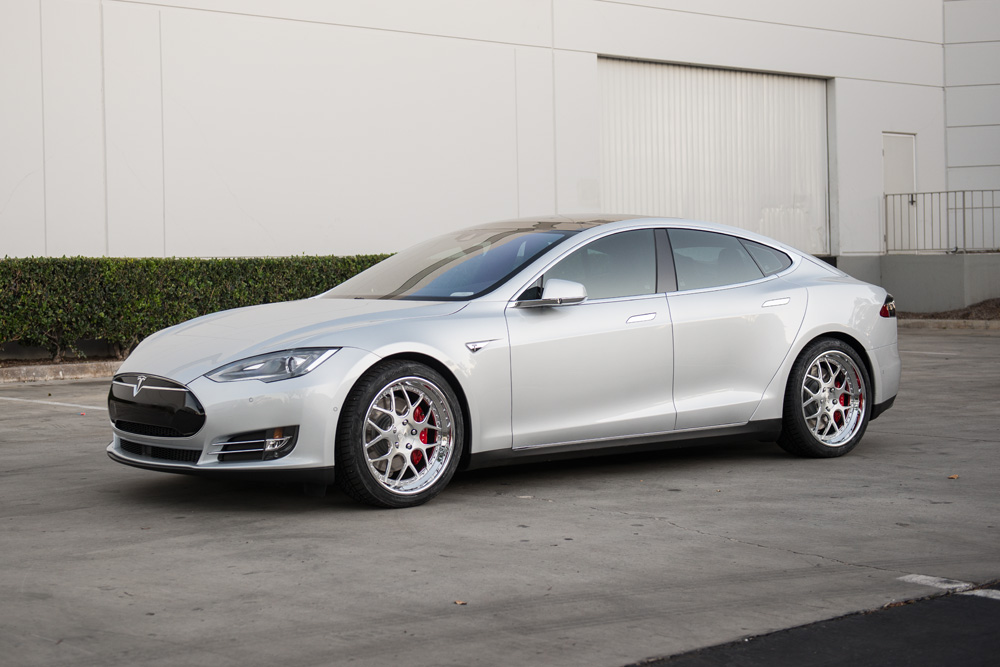 2015 Tesla Model S photo