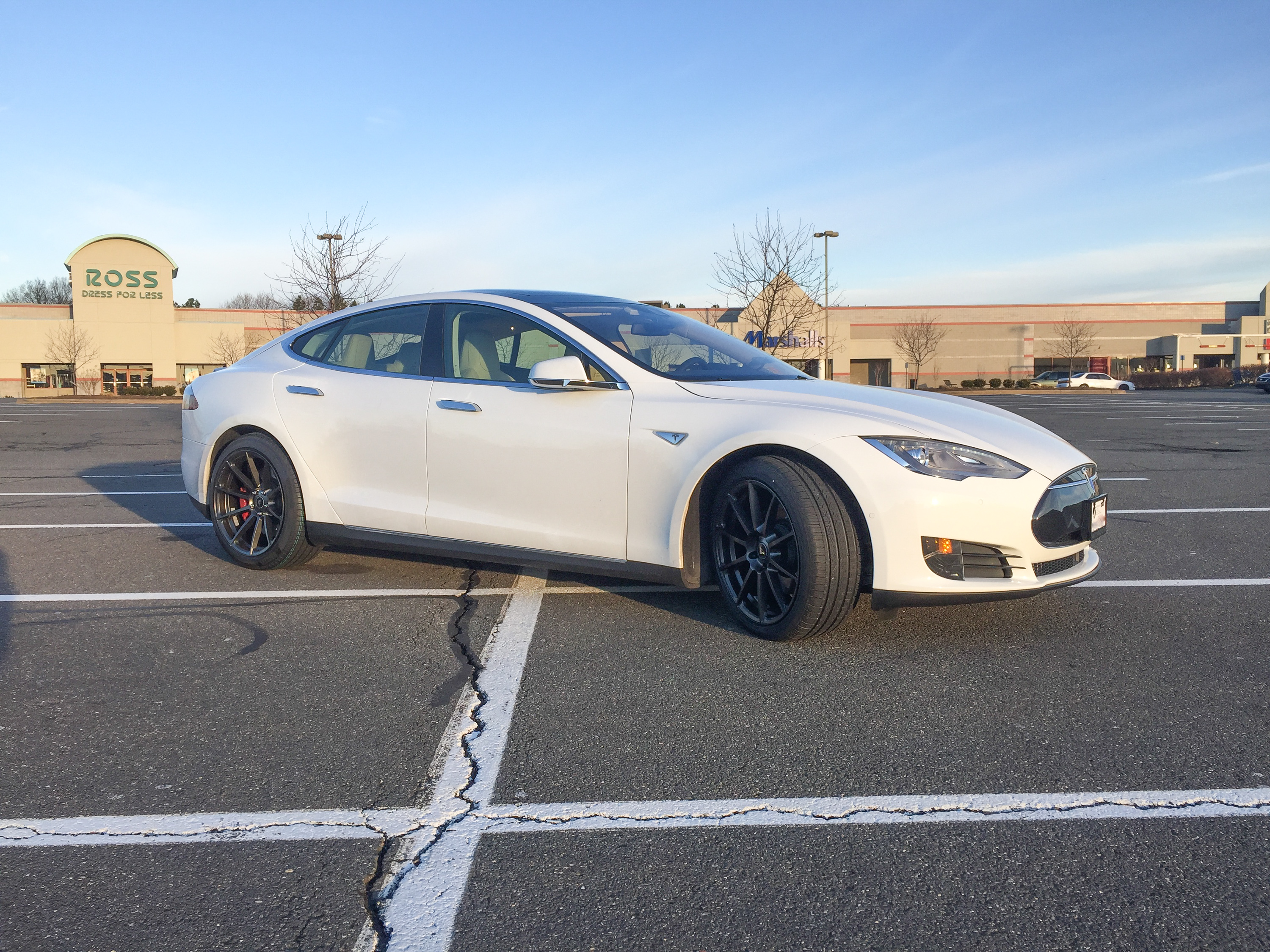 2015 Tesla Model S photo