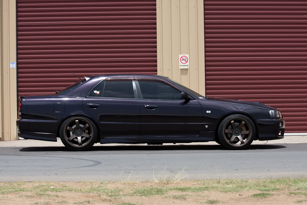 1999 Nissan R31-R34 Skyline 4dr photo