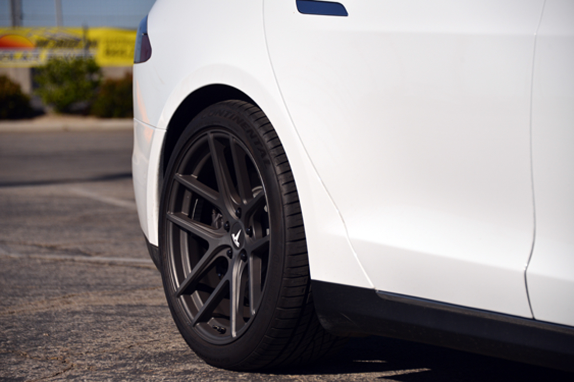 2015 Tesla Model S photo