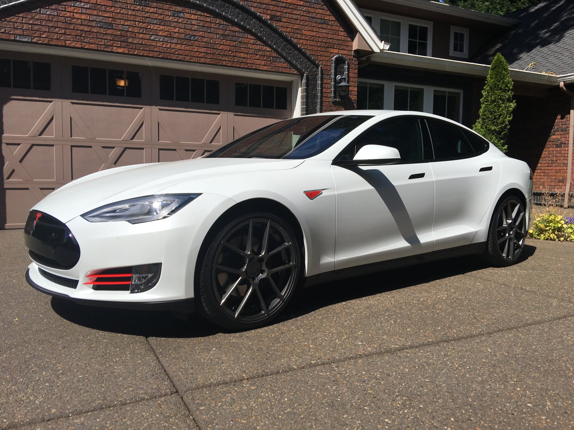 2015 Tesla Model S photo