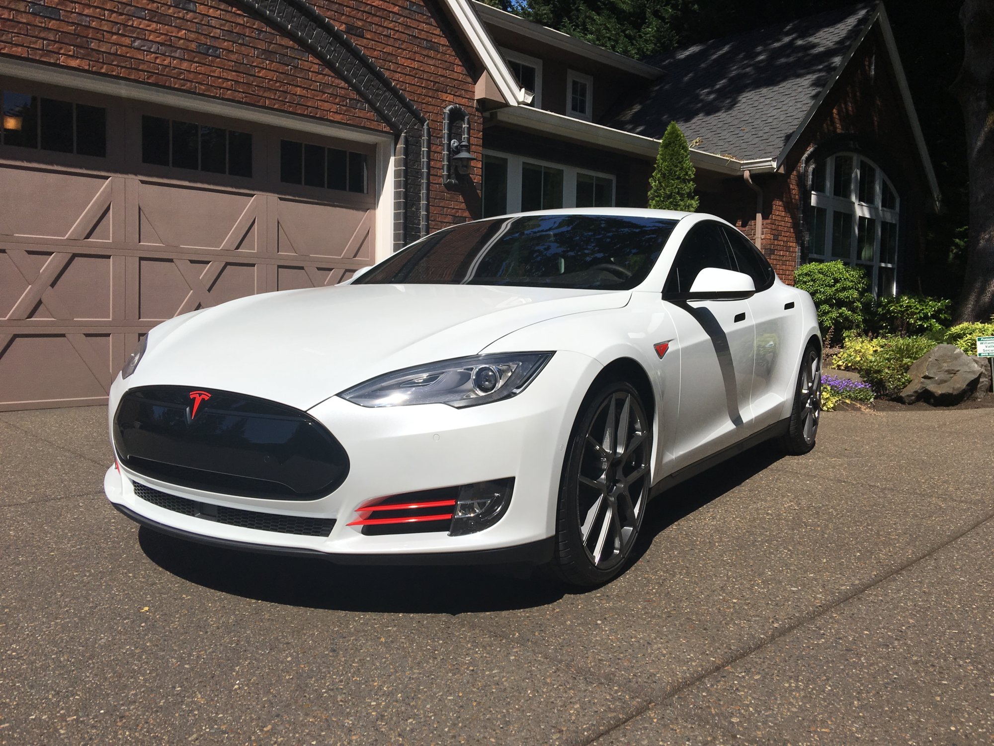 2015 Tesla Model S photo