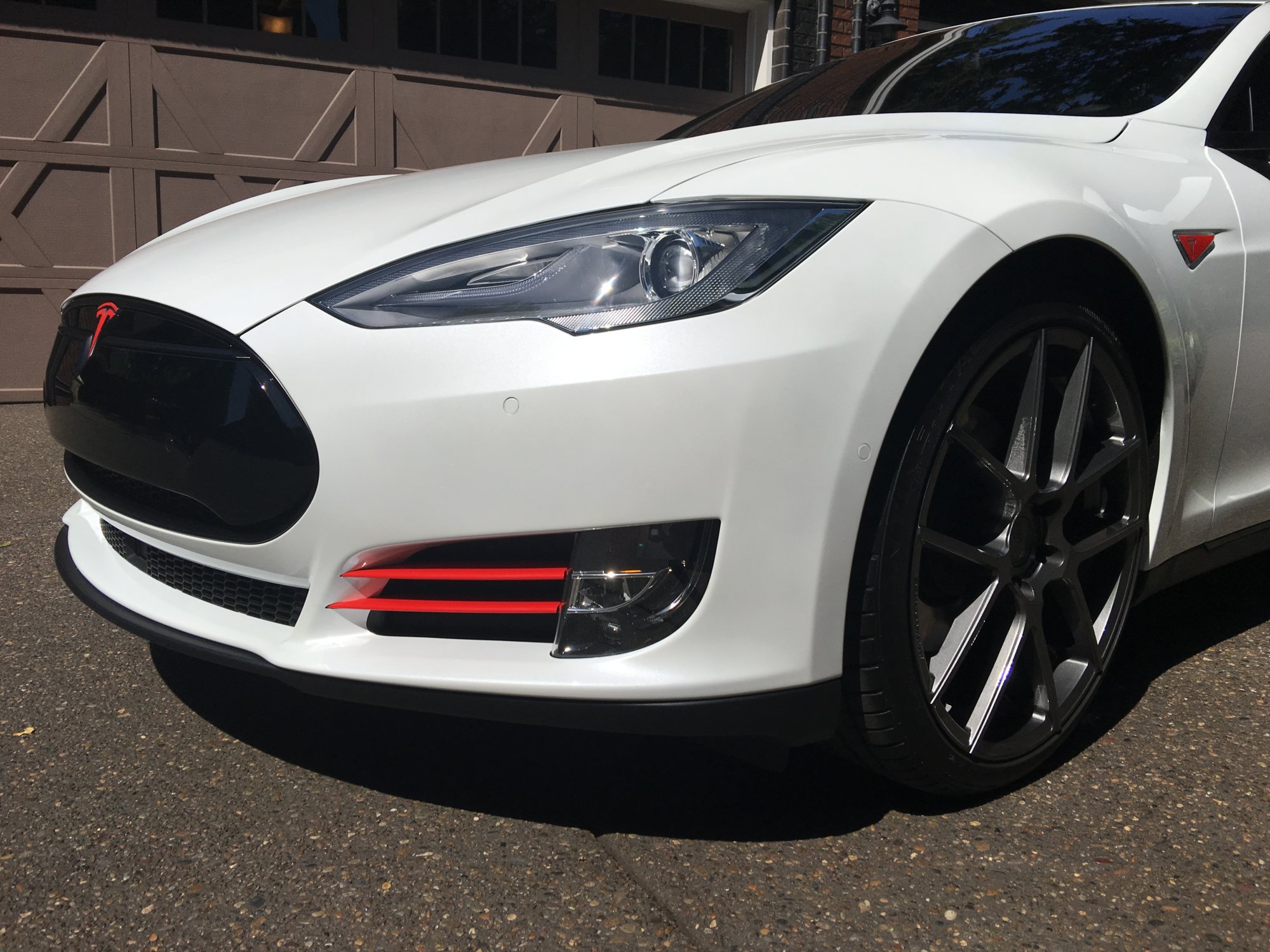 2015 Tesla Model S photo