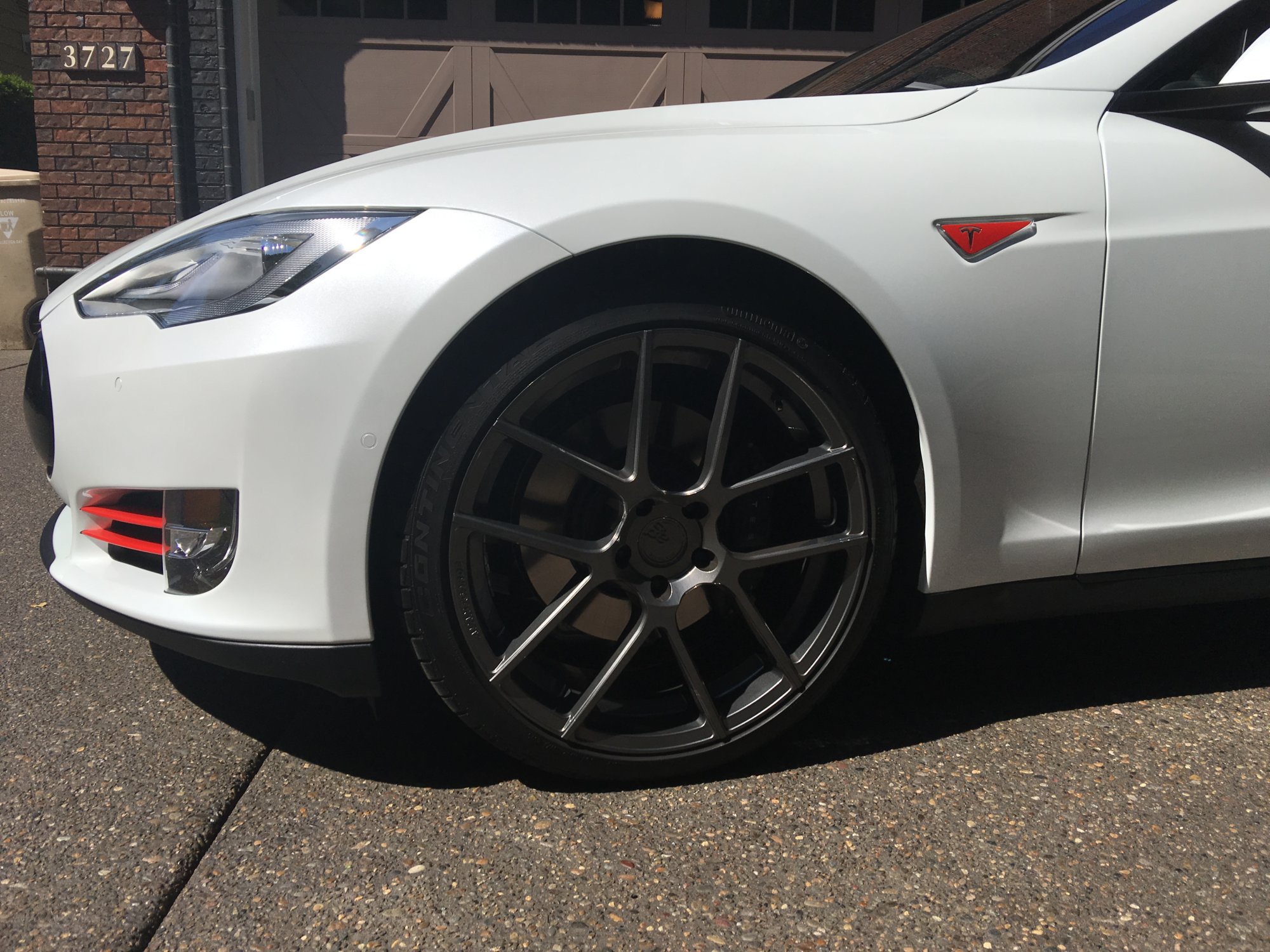 2015 Tesla Model S photo
