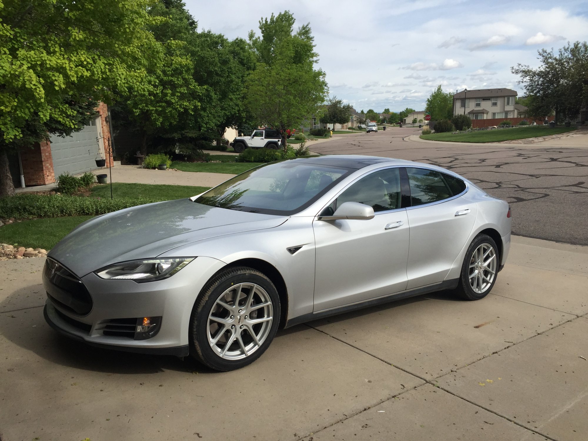 2015 Tesla Model S photo