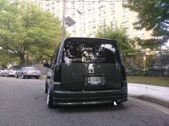 2005 Scion xB photo