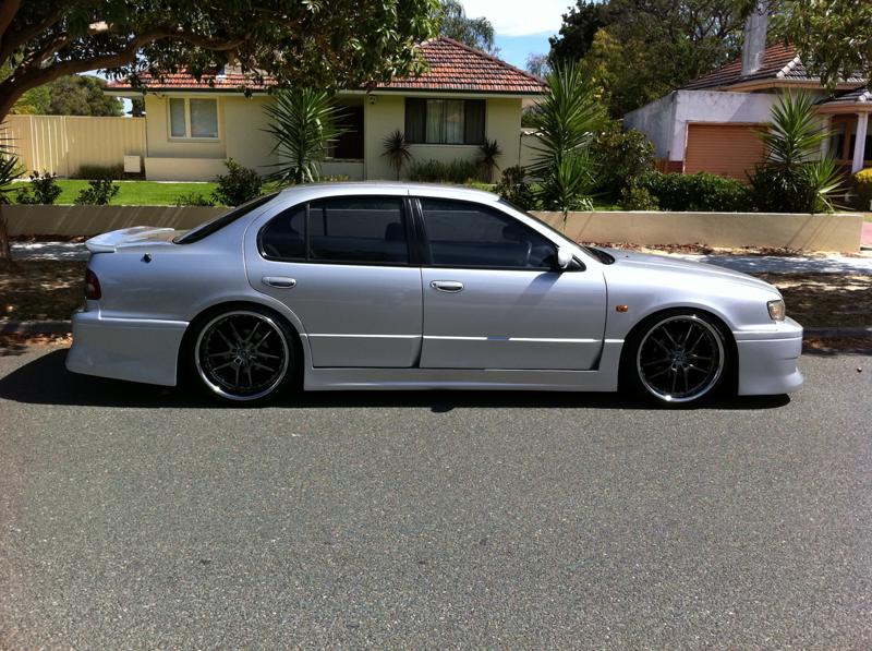 1998 Nissan Maxima photo