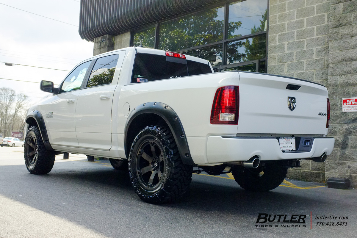 2015 RAM 1500 photo