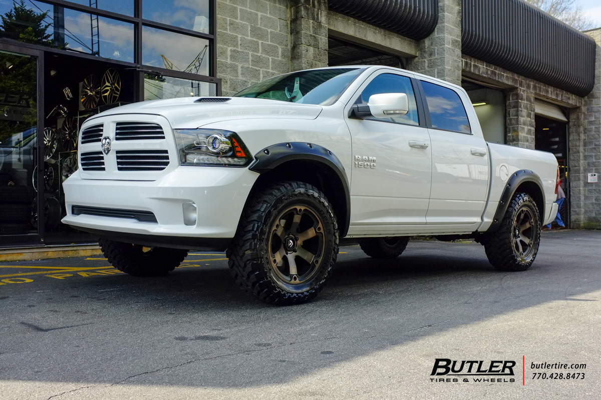 2015 RAM 1500 photo