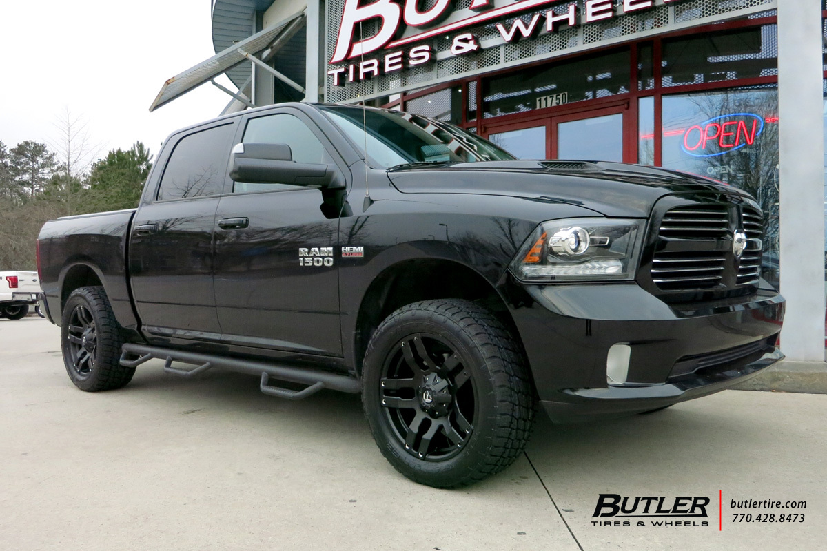 2014 RAM 1500 photo
