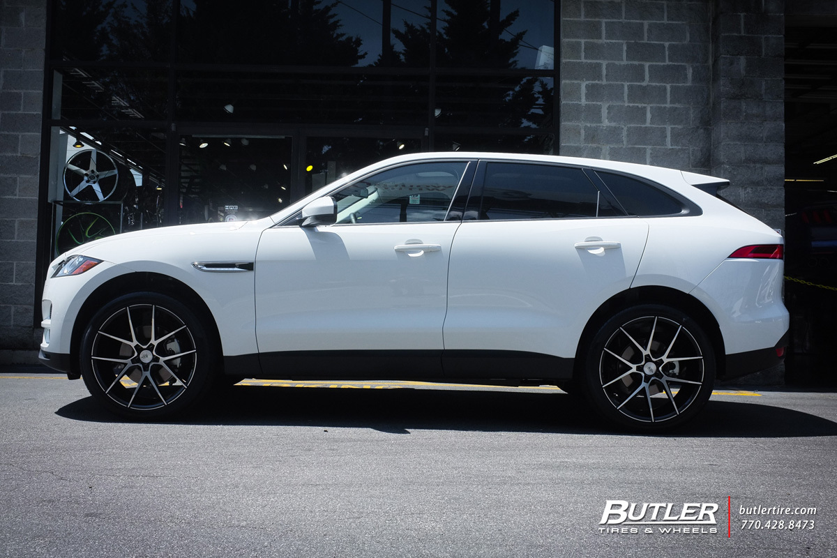 2017 Jaguar F-PACE photo