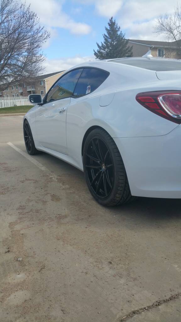 2015 Hyundai Genesis Coupe photo