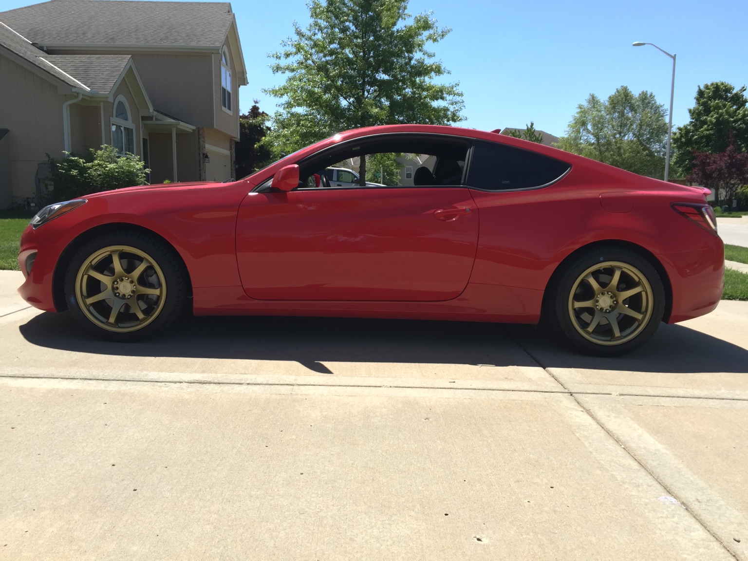 2012 Hyundai Genesis Coupe photo