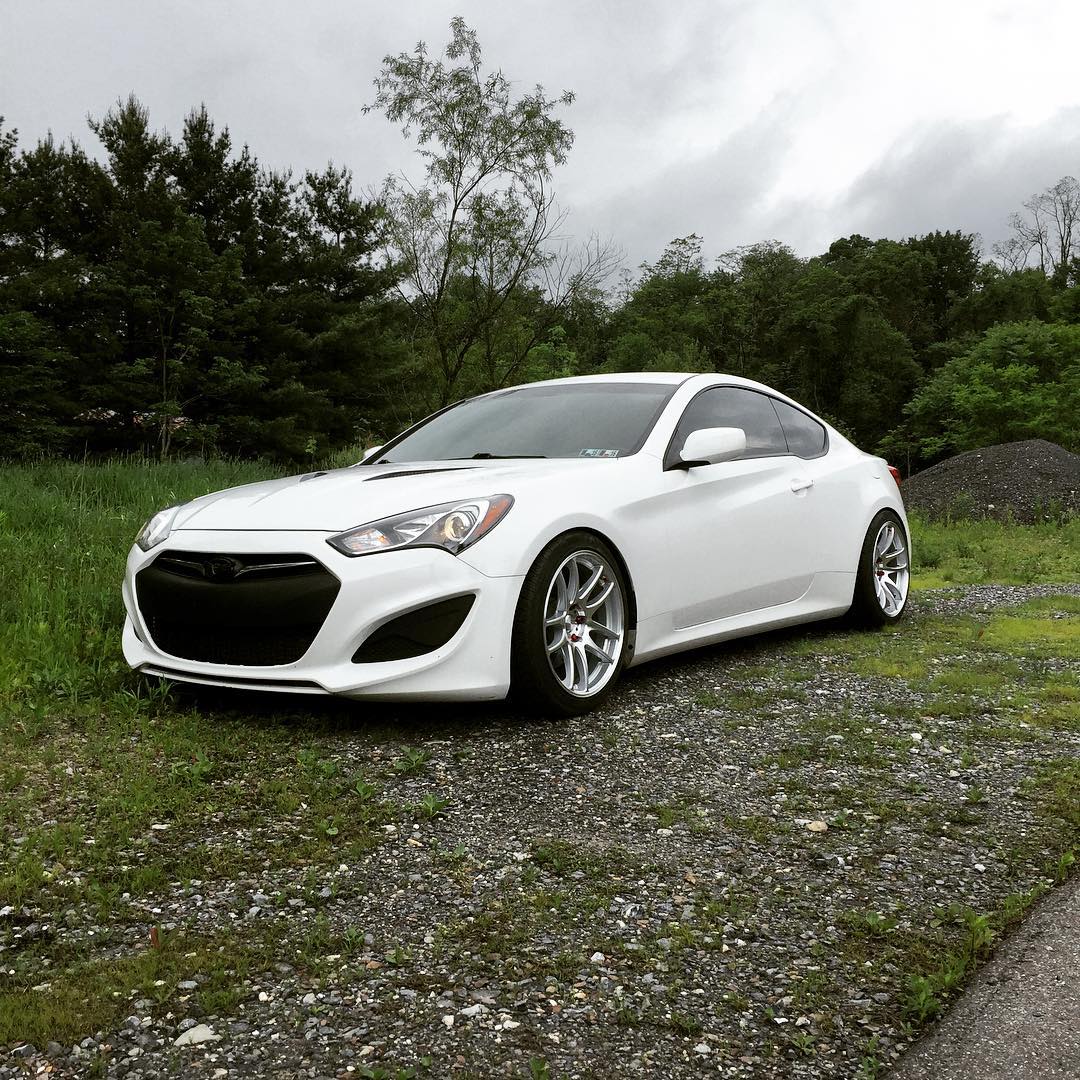 2013 Hyundai Genesis Coupe photo