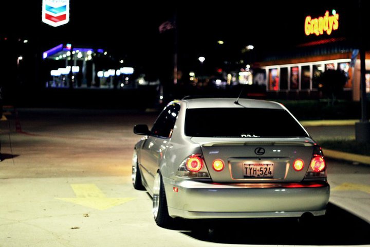 2003 Lexus IS 300 photo