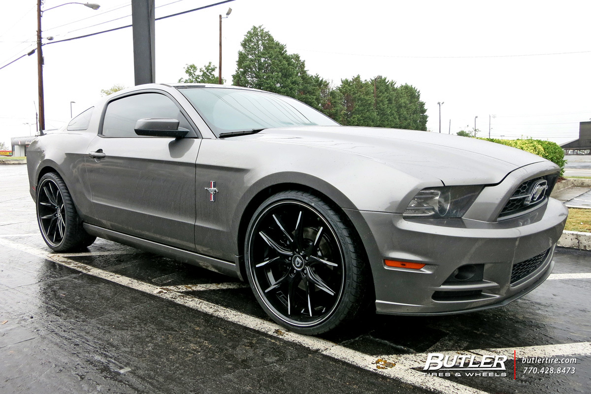 2012 Ford Mustang photo