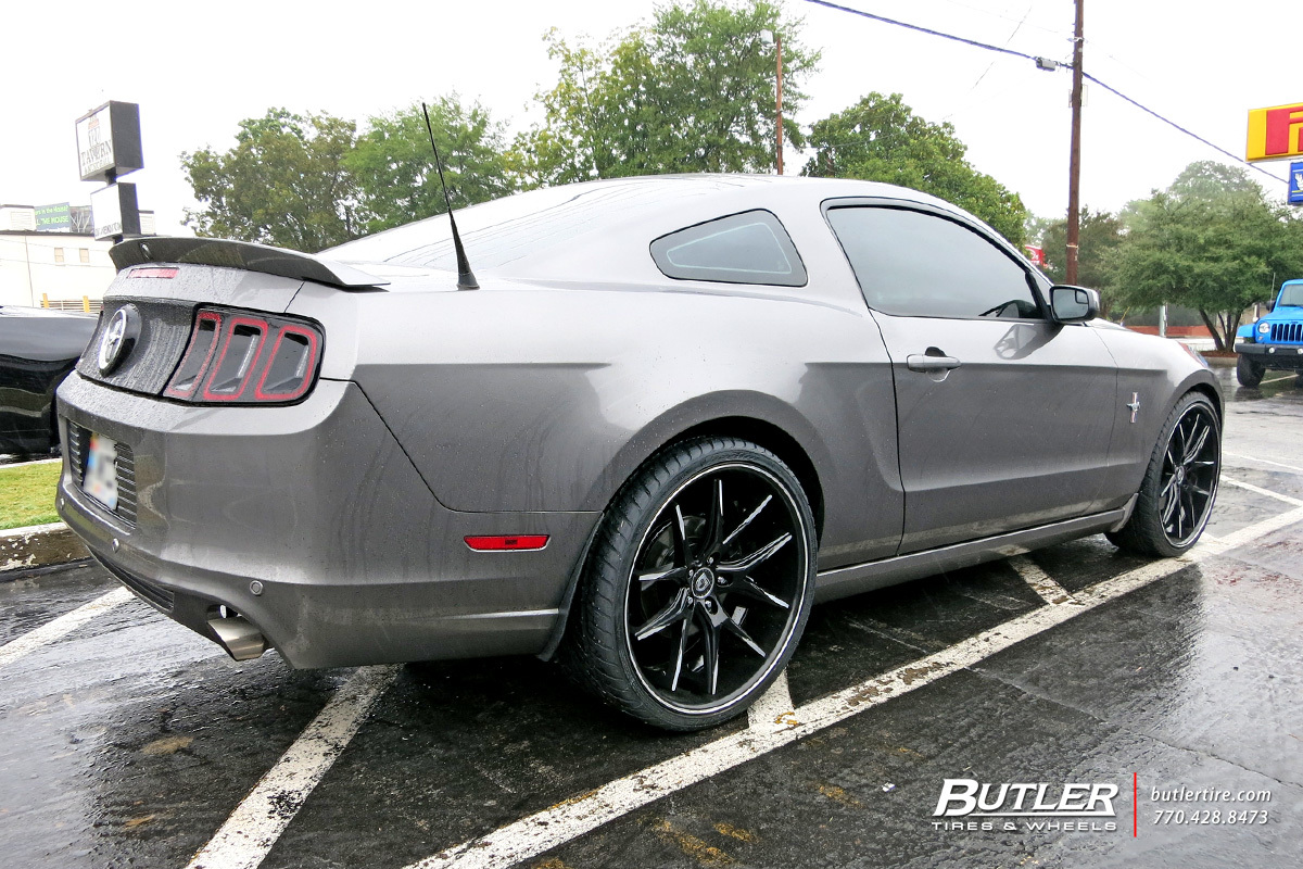 2012 Ford Mustang photo
