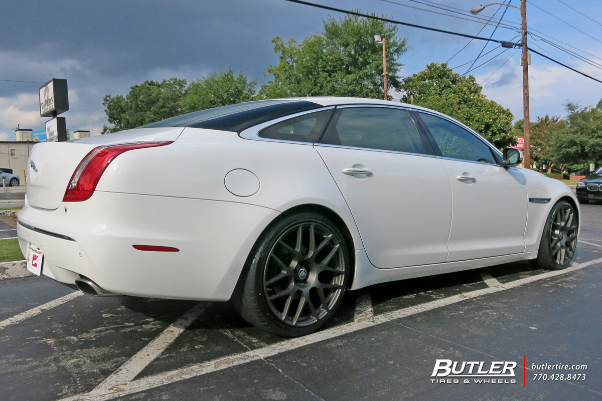 2014 Jaguar XJ photo