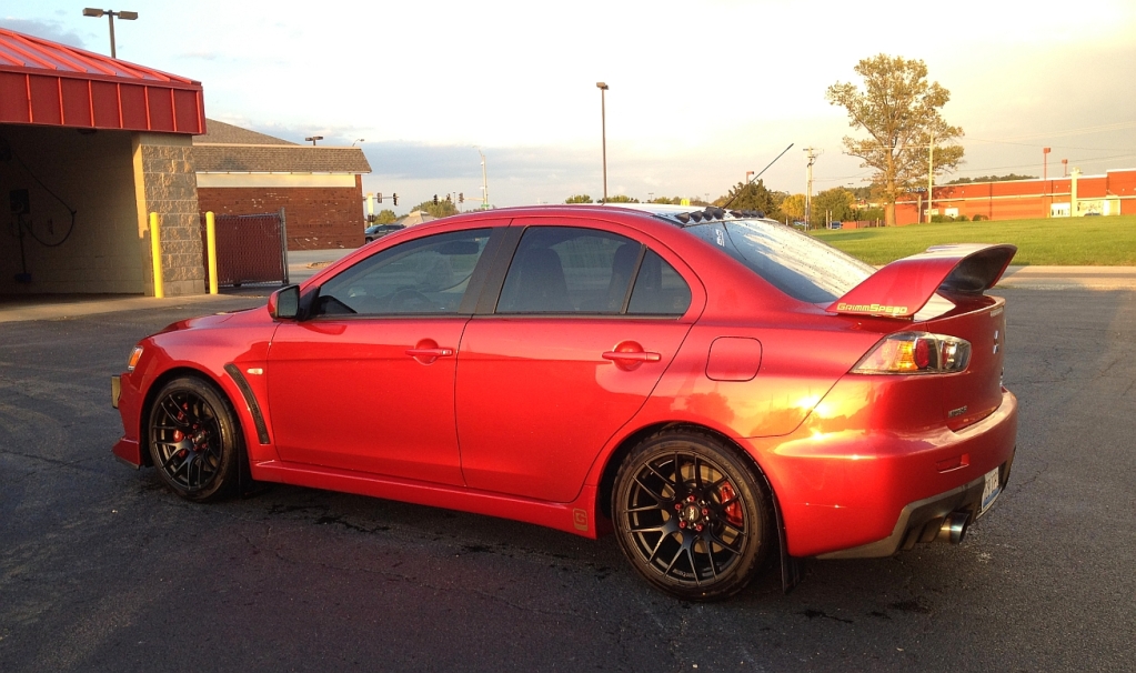 2013 Mitsubishi Lancer Evolution photo