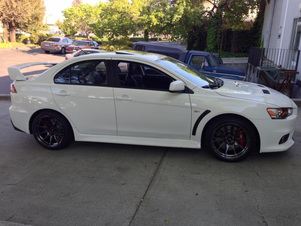 2012 Mitsubishi Lancer Evolution photo