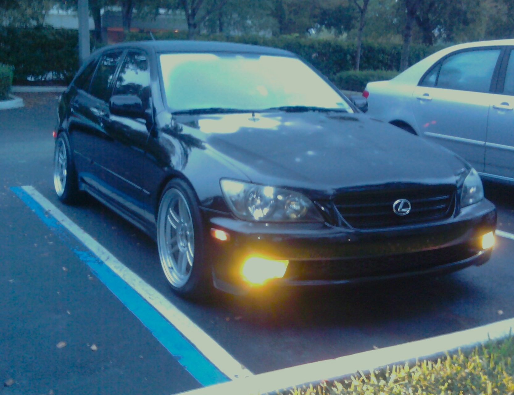 2002 Lexus IS 300 photo