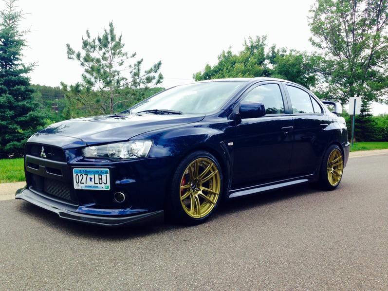 2014 Mitsubishi Lancer Evolution photo