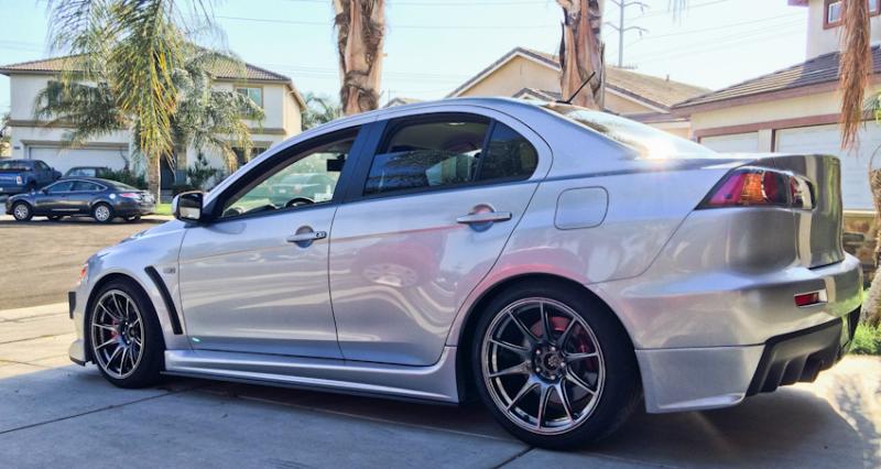 2013 Mitsubishi Lancer Evolution photo