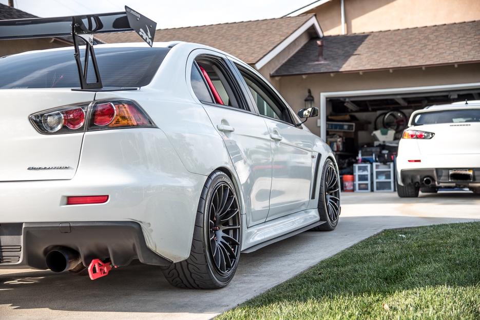 2015 Mitsubishi Lancer Evolution photo