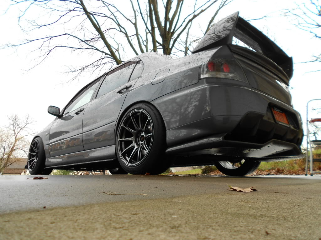 2004 Mitsubishi Lancer Evolution photo
