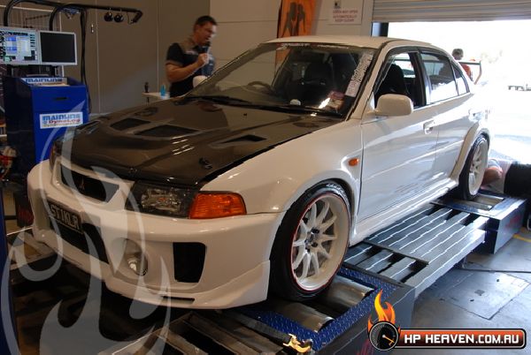 2003 Mitsubishi Lancer Evolution photo