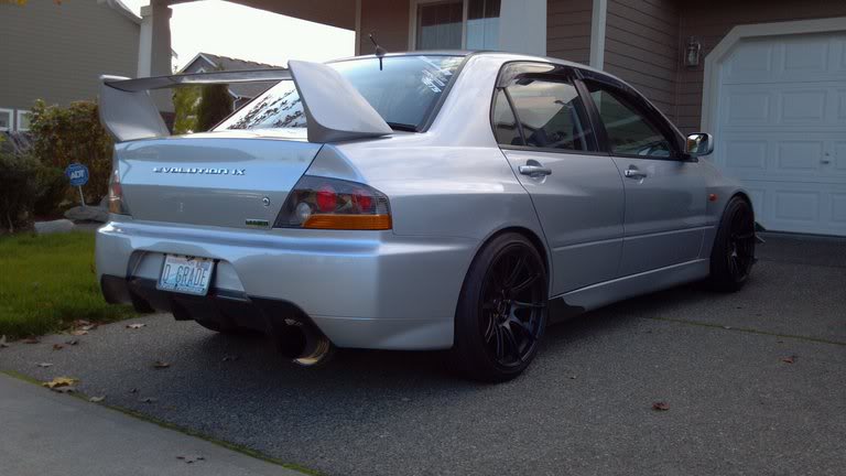 2004 Mitsubishi Lancer Evolution photo