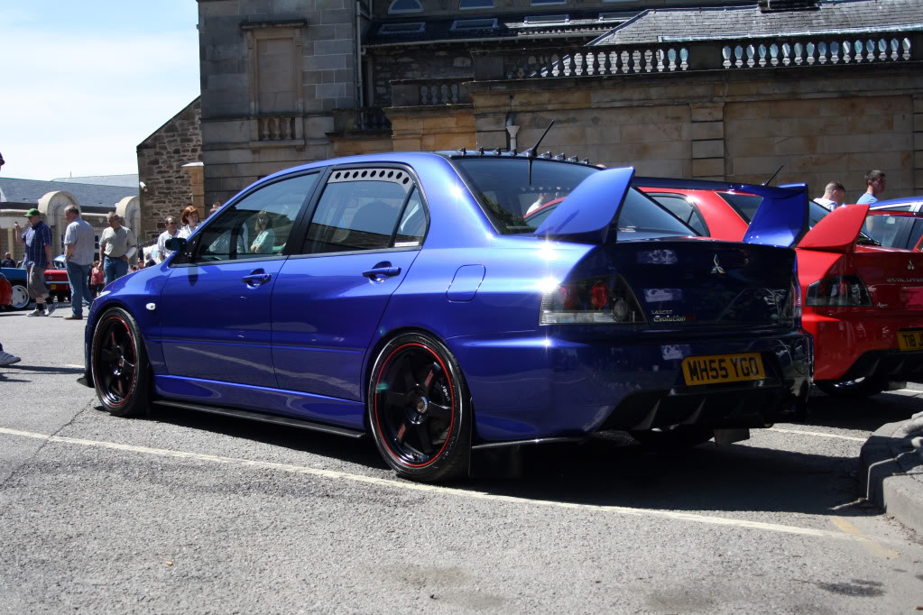 2004 Mitsubishi Lancer Evolution photo